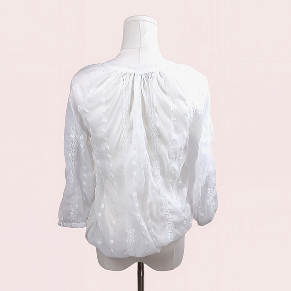 Olive & Oak White Semi-Sheer Embroidered Blouse XS 3/4 Sleeves V-Neckline - Picture 3 of 6